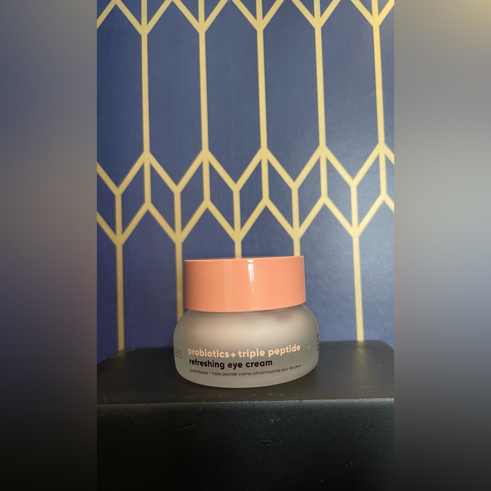Glow Oasis Probiotics + Triple Peptide Eye Cream